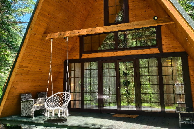 自然に調和した木造住宅の外観